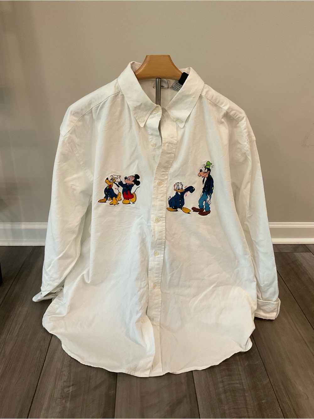 Vintage White Men's Button-Down Shirt with Disney Character Embroidery